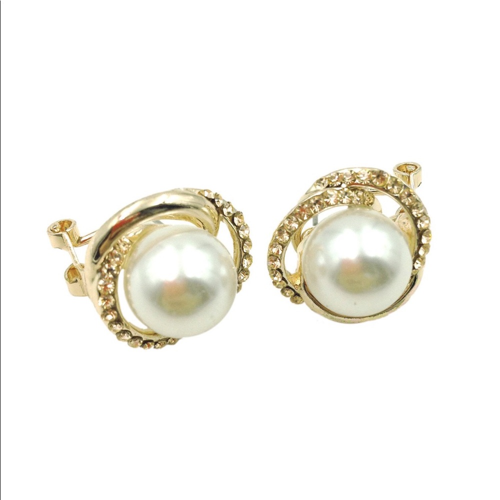 Gold fashion Pearl earring